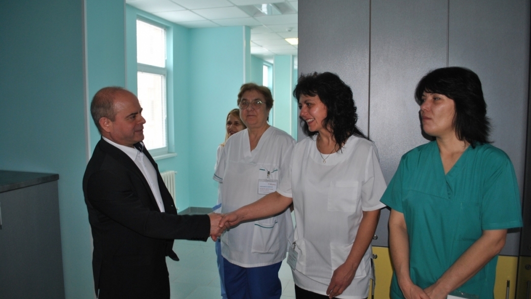 Кметът Пламен Стоилов поздрави ръководството на МБАЛ "Медика Русе" по повод Бабинден и новооткритото родилно отделение 