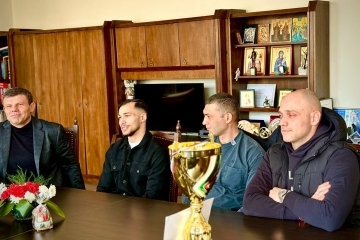 Пенчо Милков награди Радослав Росенов за безпрецедентния му успех на Купа „Странджа“