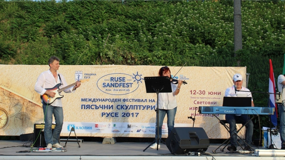 Кметът на Община Русе Пламен Стоилов откри Международния фестивал на пясъчните скулптури Русе 2017