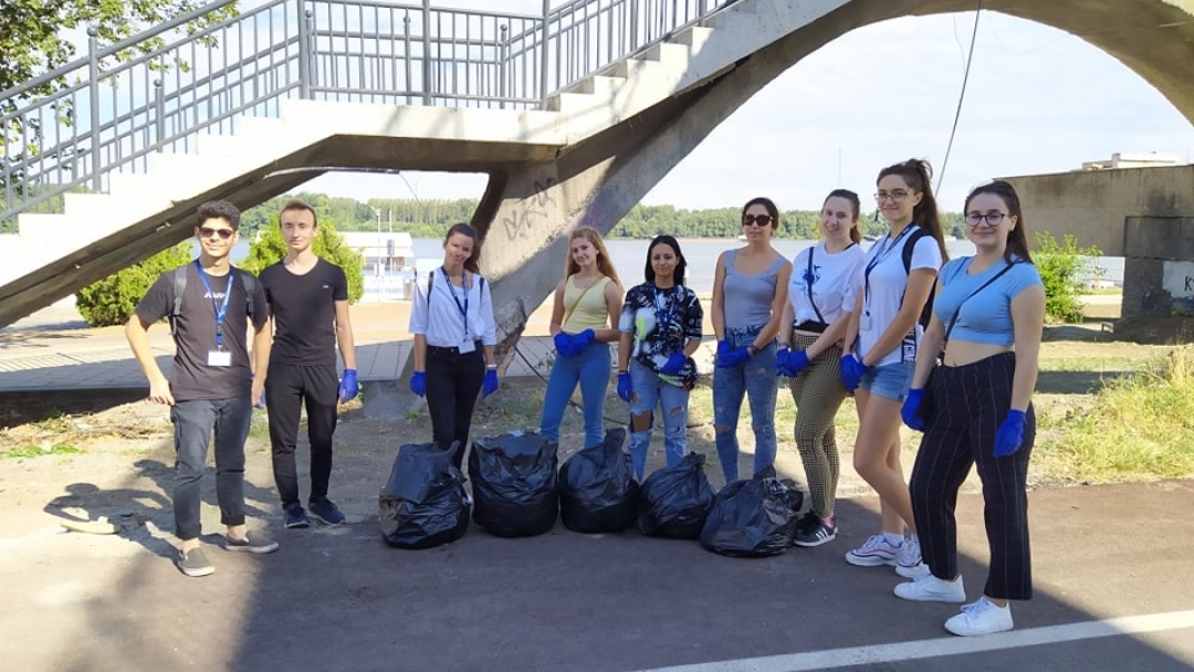 „Да запазим града си чист“ е апелът на доброволци от Младежкия парламент към Общински младежки дом - Русе