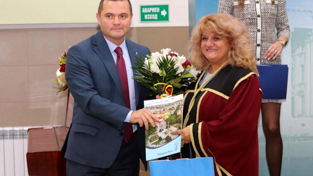 Mayor Pencho Milkov honored the anniversary of the Faculty of Law