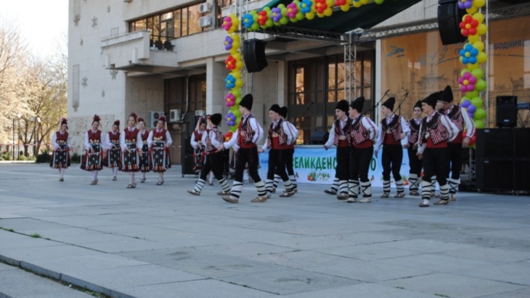 Кметът Пламен Стоилов поздрави русенци с най-светлия християнски празник - Великден