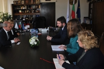 Проектът 'Интегриран подход на Община Русе за интеграция на роми и други уязвими групи на територията на общини от Област Русе' е сочен за пример на национално ниво