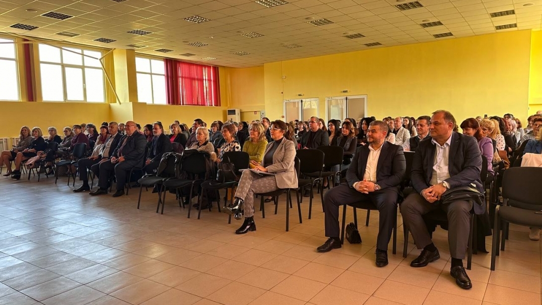 Красимир Вълчев се срещна с директори на училища и детски градини от област Русе