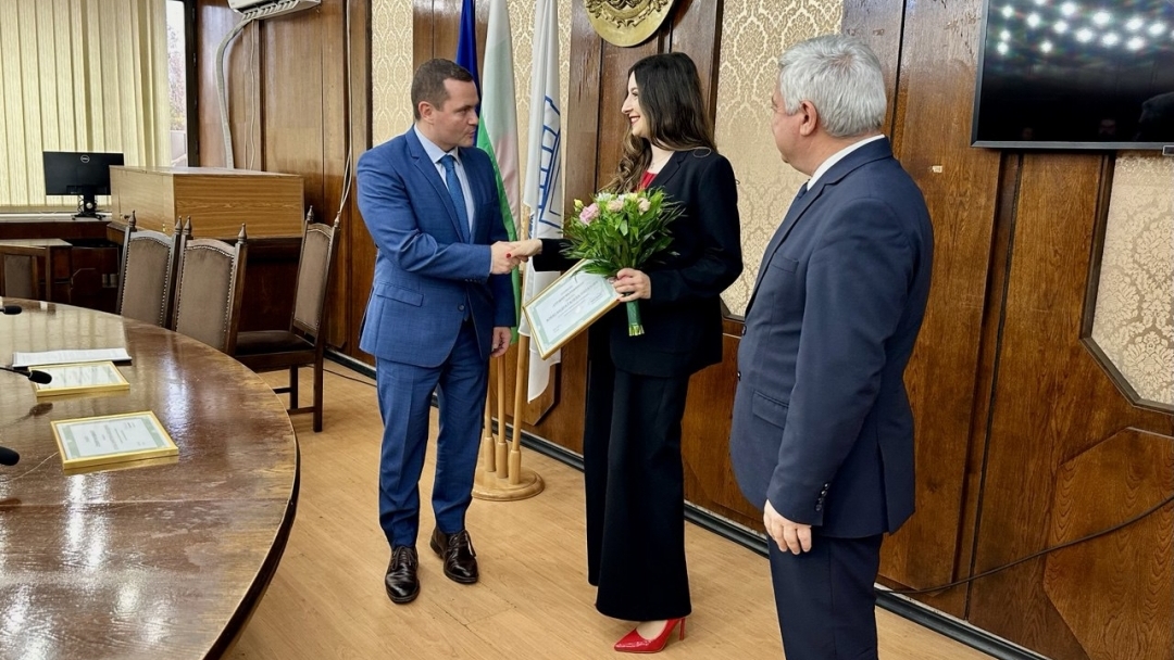 Кметът Пенчо Милков отличи трима възпитаници на Русенския университет с наградата „Студент на годината“