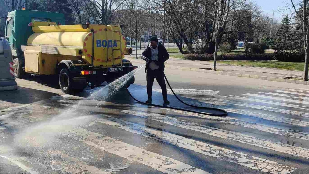 Механизирано миене на улици и булеварди в Русе за периода 16-20 март