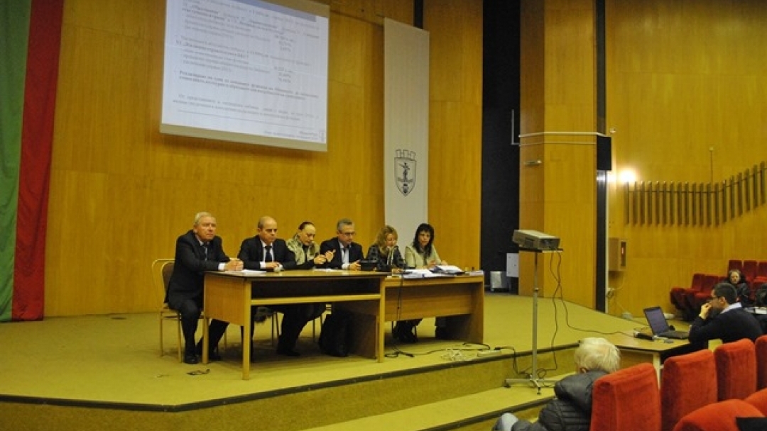 Публично обсъждане на изпълнението на бюджета за изминалата година се проведе вчера