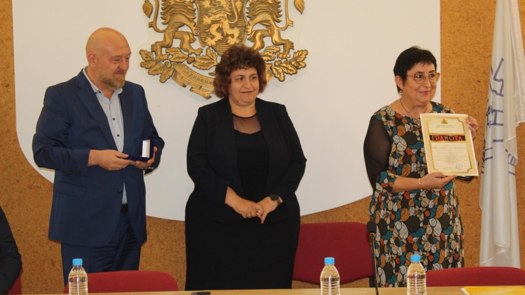 Експерт от РУО – Русе получи грамота на Министерството на образованието и науката