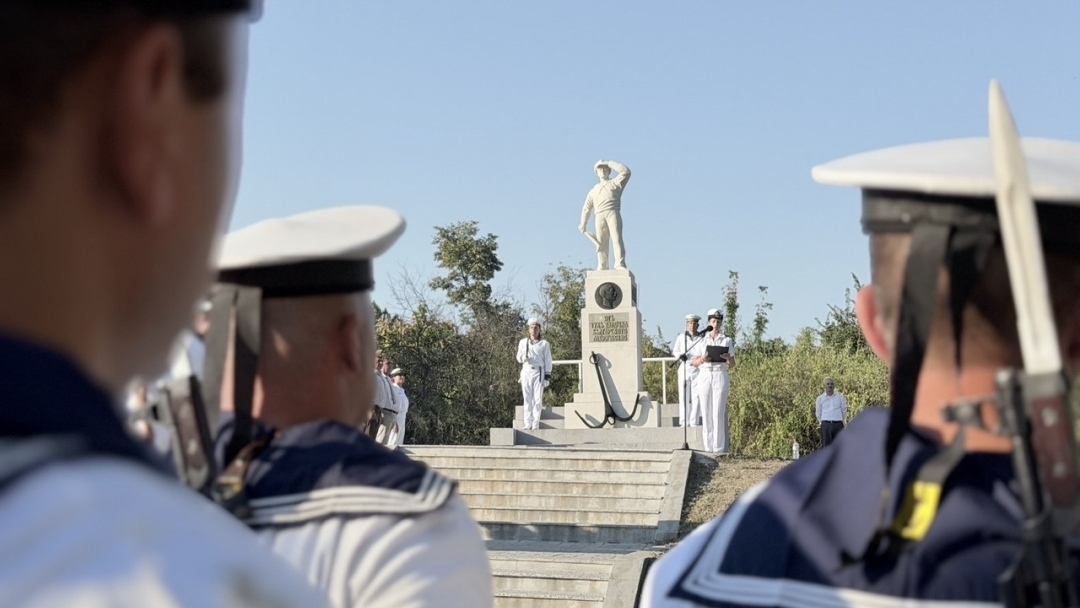 С военни ритуали и концерт Русе отбеляза 147-ата годишнина на Военноморските сили