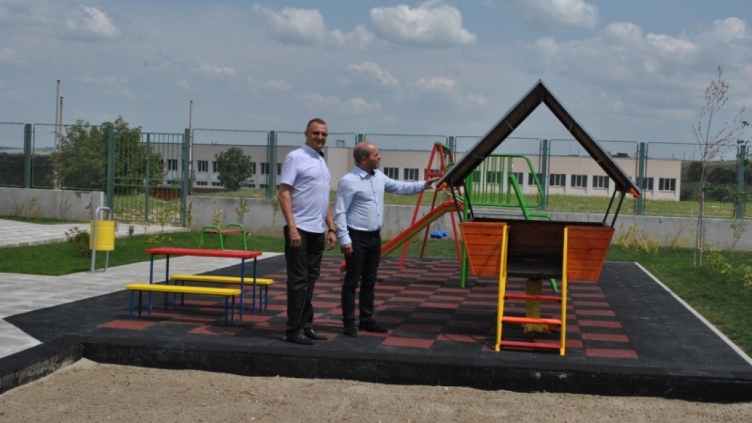 Филиал „СВЕТИЛНИК“ на детска градина „Червената шапчица“ беше открит днес в квартал „Чародейка-юг“