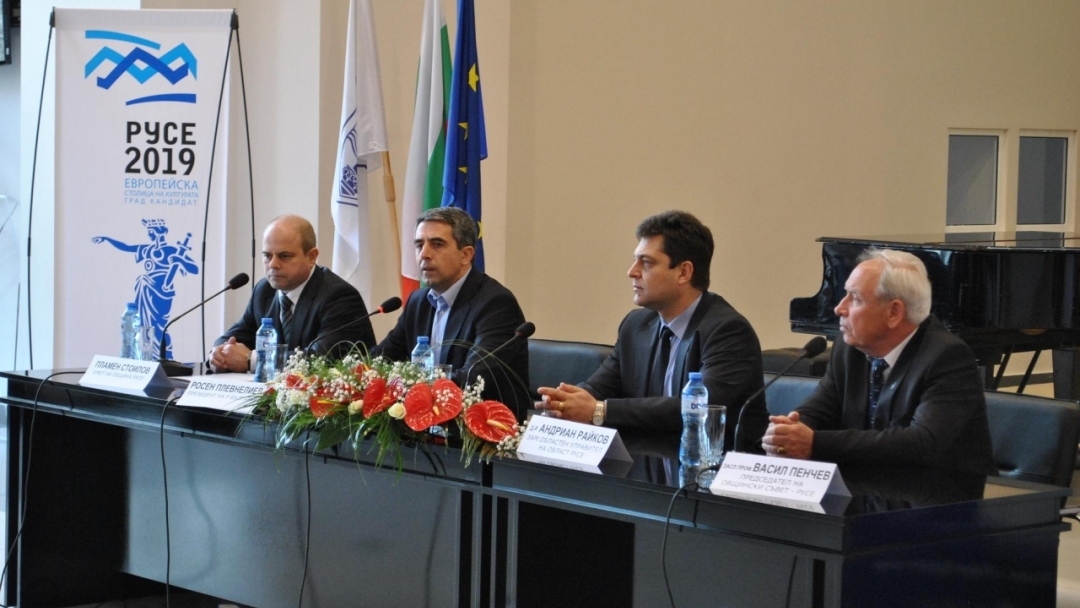 Президентът Росен Плевнелиев: „Ще подкрепя връщането на Летище Русе на Общината“