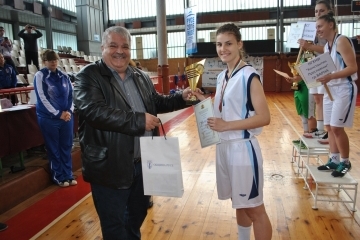 Зам.-кметът Иван Григоров връчи награди на ученически игри по баскетбол