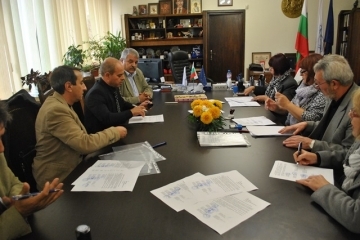Кметът Пламен Стоилов подписа двугодишен колективен трудов договор с работодатели и синдикати