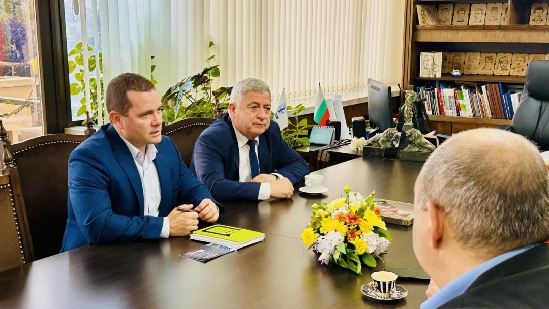 Pencho Milkov discussed new directions for cooperation in the field of innovation and security with the management of Siemens and the University of Ruse