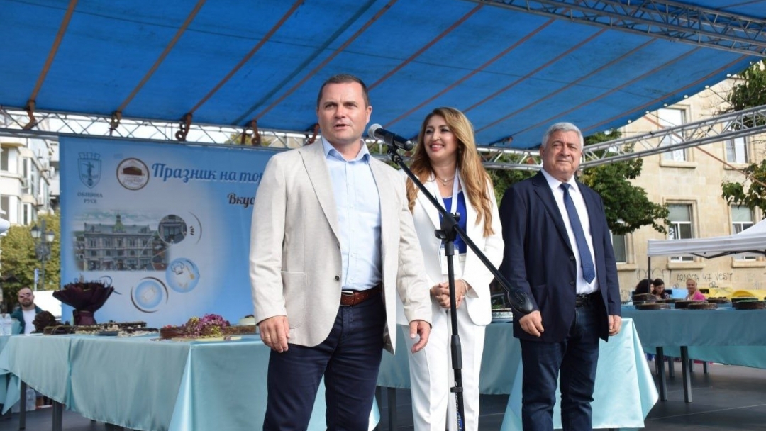 18-годишният Аслан Ахмедов е големият победител в конкурса за нетрадиционна торта „Гараш“ 