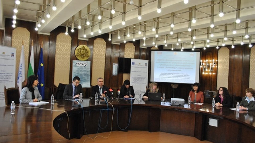 Пресконференция за представяне на напредъка по проекта „Благоустрояване и достъпна градска среда на централна градска зона” се проведе днес