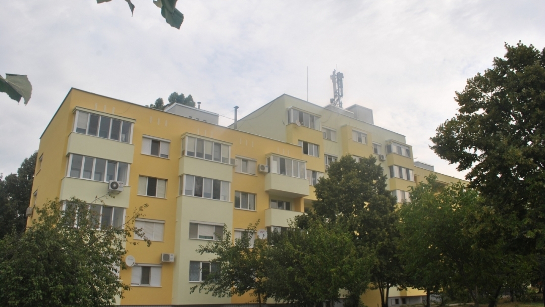Кметът Пламен Стоилов инспектира първия завършен блок по Програмата за енергийна ефективност