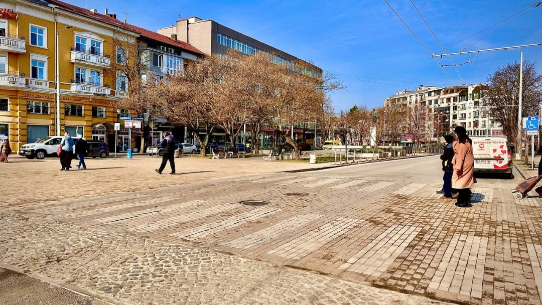 Изпълнителят на повдигнатото кръстовище при Халите ще го ремонтира за своя сметка