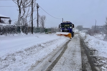 Фирмите по снегопочистване работят активно по пътната мрежа в Русе