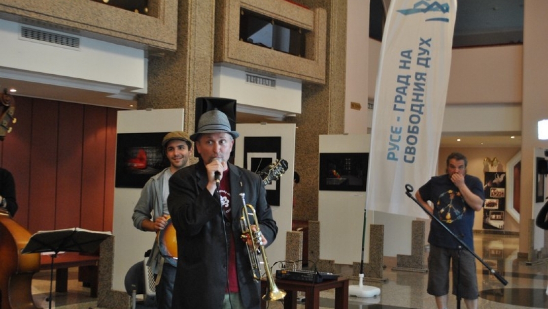 Магията на джаза завладя децата на Русе  