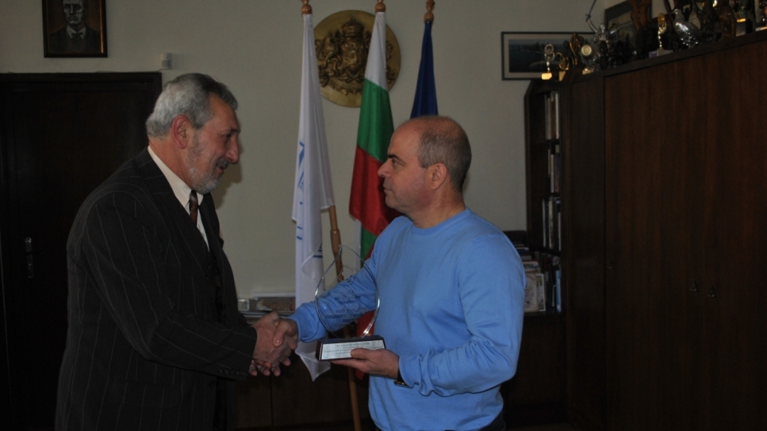 Пламен Стоилов с награда за партньорство от Синдиката на българските учители