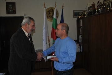 Пламен Стоилов с награда за партньорство от Синдиката на българските учители