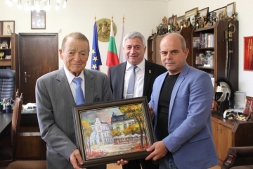 Кметът Пламен Стоилов към Игнат Канев "Русенци Ви обичат и ценят"