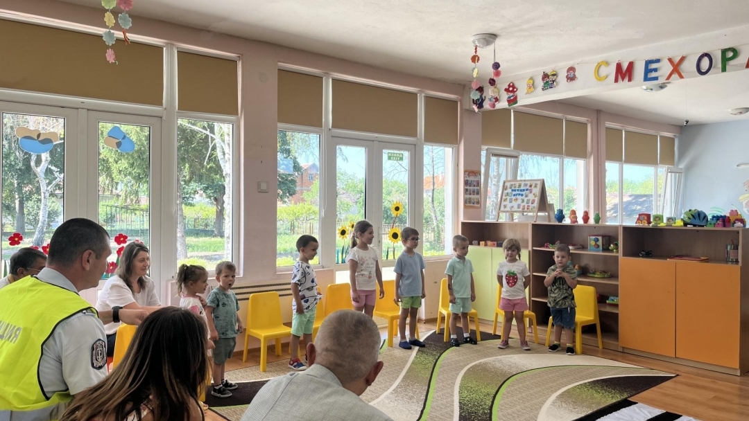 Деца от 3 детски градини показаха своите знания за безопасното движение по пътищата