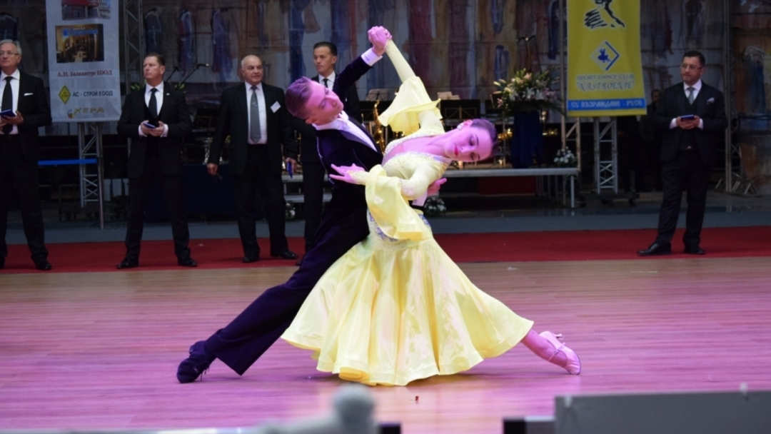 Кметът на Русе Пенчо Милков откри Международния турнир по спортни танци 