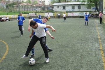 Приятелска футболна среща се проведе на днешния Международен ден на ромите