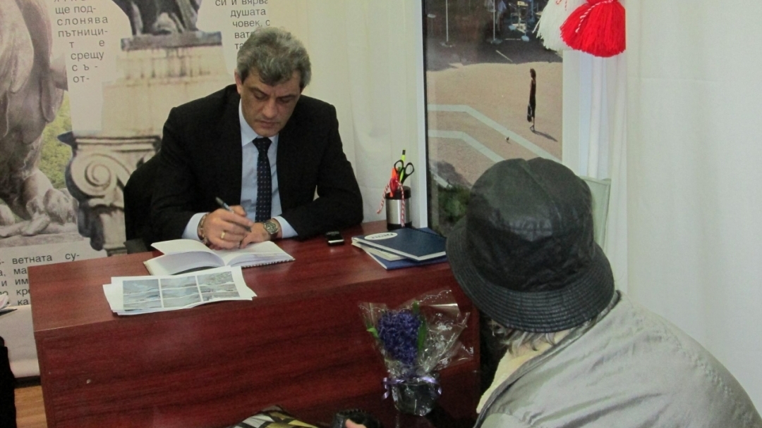 Русенци се срещнаха със заместник-кмета Свилен Иванов на организирана от вестник „Бряг“ приемна