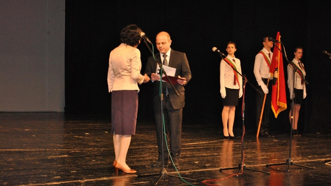 50 години чества днес Русенската Aнглийска гимназия 