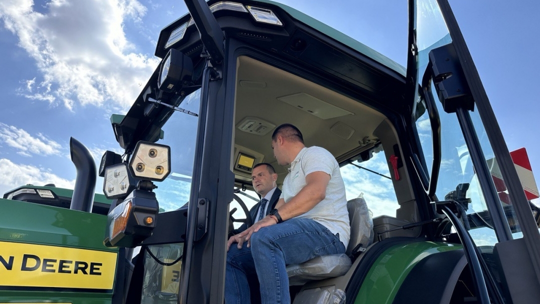 Кметът Пенчо Милков и ръководството на „Мегатрон“ откриха модерния комплекс на компанията в Мартен