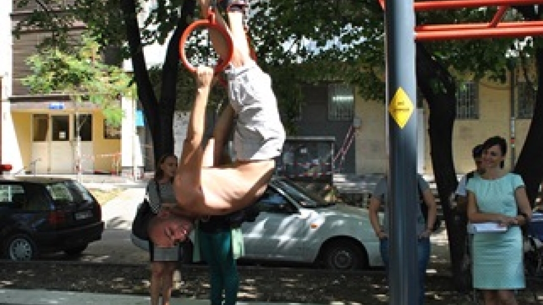 Кметът Пламен Стоилов откри първата площадка за стрийт фитнес в русе