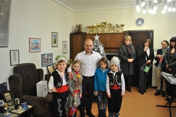 Деца от ресурсния център наричаха за здраве в Общината