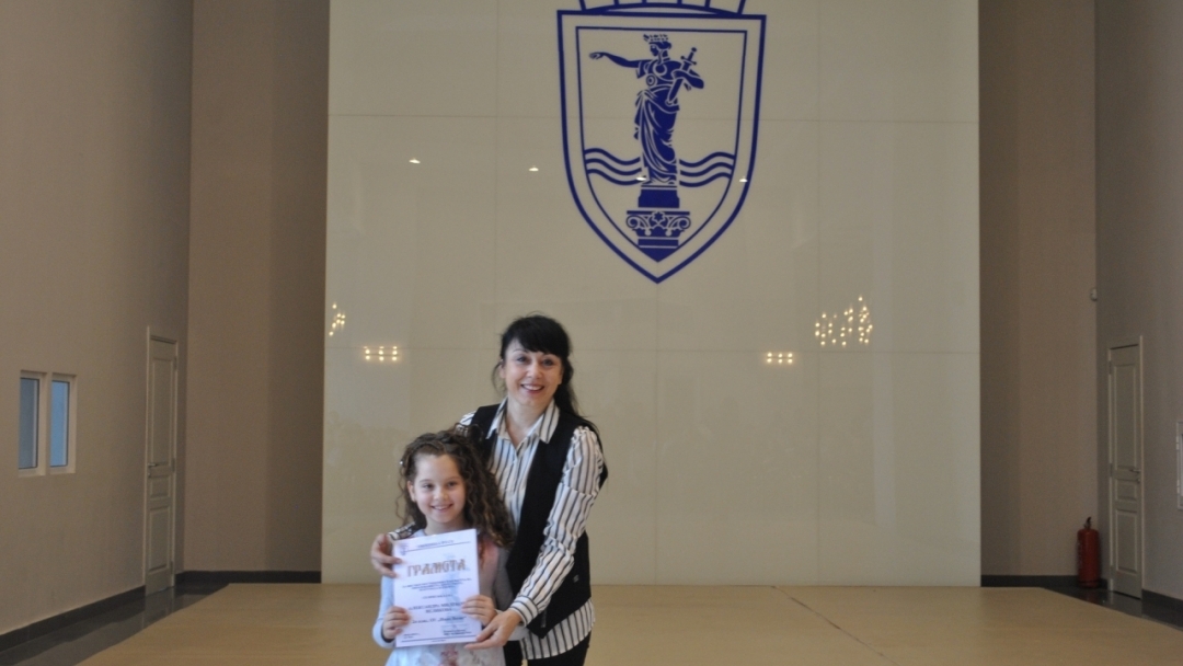 Кметът Пламен Стоилов връчи грамоти на деца с изявени дарби от Русе за 2015 г.