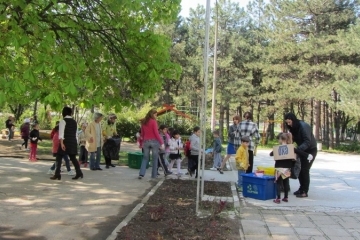 Урок за разделното събиране на отпадъците в ЦДГ „Червената шапчица”