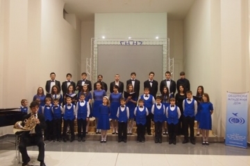  Общински младежки дом Русе поздрави русенци с празничен коледен концерт