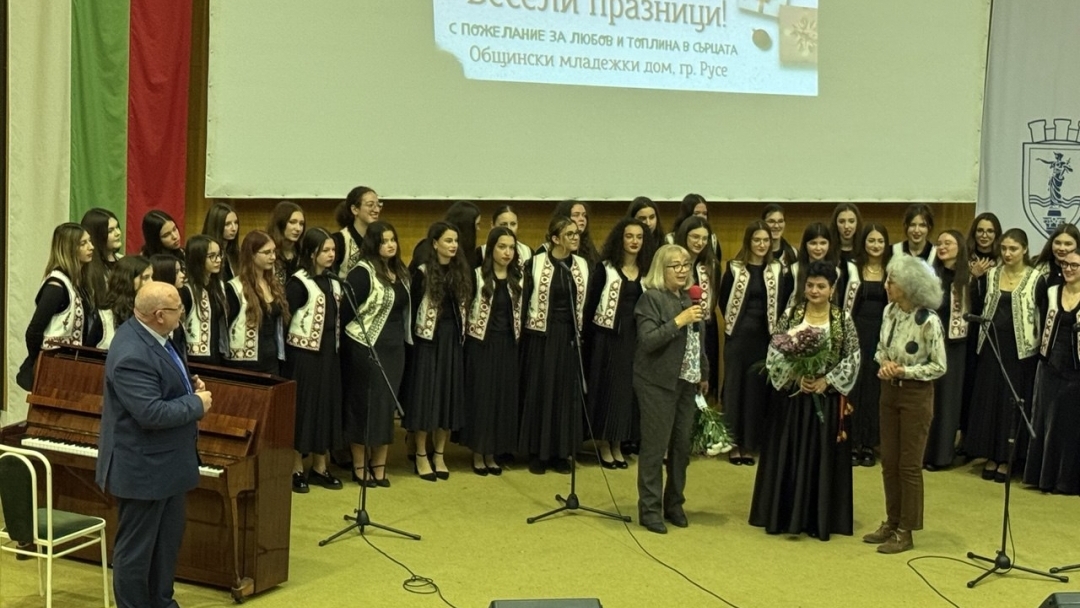 Хорове от Русе и Гюргево обединиха коледните си послания в концерта „Тиха нощ, свята нощ“  
