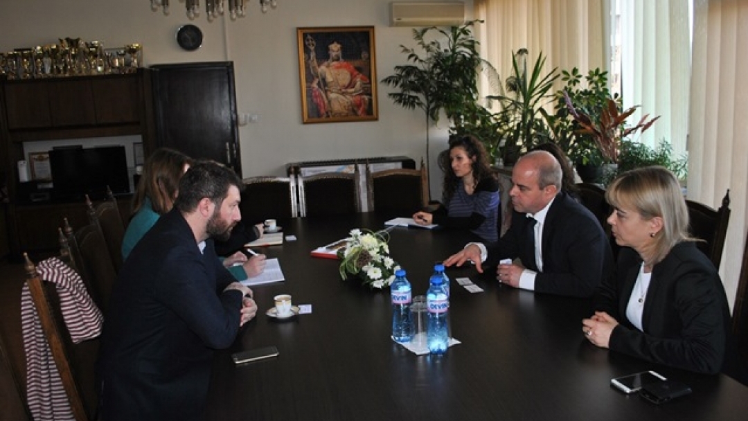 Проектът 'Интегриран подход на Община Русе за интеграция на роми и други уязвими групи на територията на общини от Област Русе' е сочен за пример на национално ниво