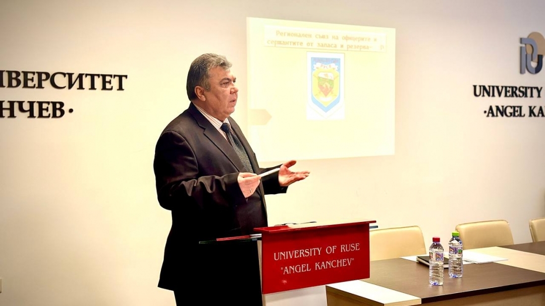 Oтчетно-изборното събрание на запасното войнство в Русе бе уважено от кмета Пенчо Милков