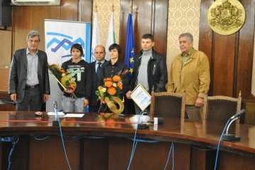 Плакет „Русе“ за русенската боксьорка  Стойка Петрова