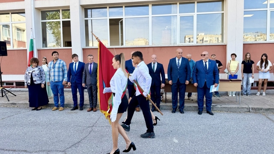 Спортното училище в Русе откри учебната година в присъствието на министър Енчо Керязов