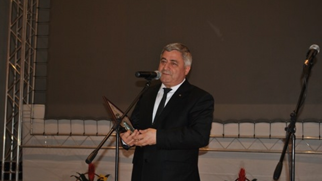 Д-р Страхил Карапчански е отличен с награда за принос в развитието на студентската общност