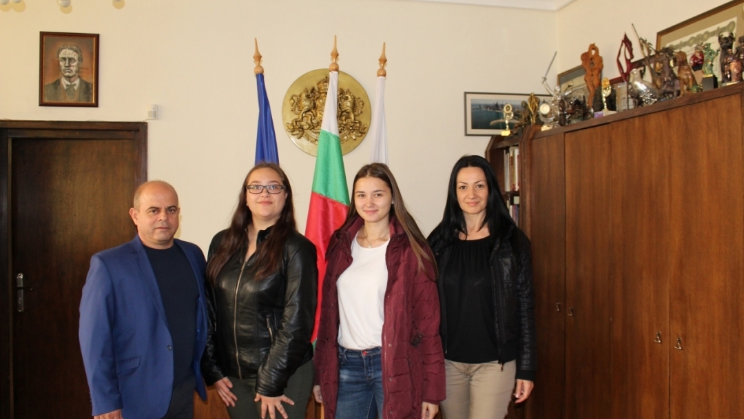 Кметът Пламен Стоилов се срещна с представителите на Русе в Съвета на децата