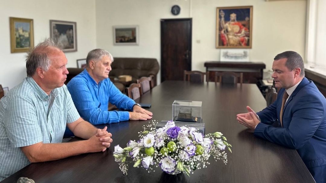 Mayor Pencho Milkov met with representatives of the "Zahari Stoyanov" Foundation on the occasion of the restoration of the tomb of the Revival leader