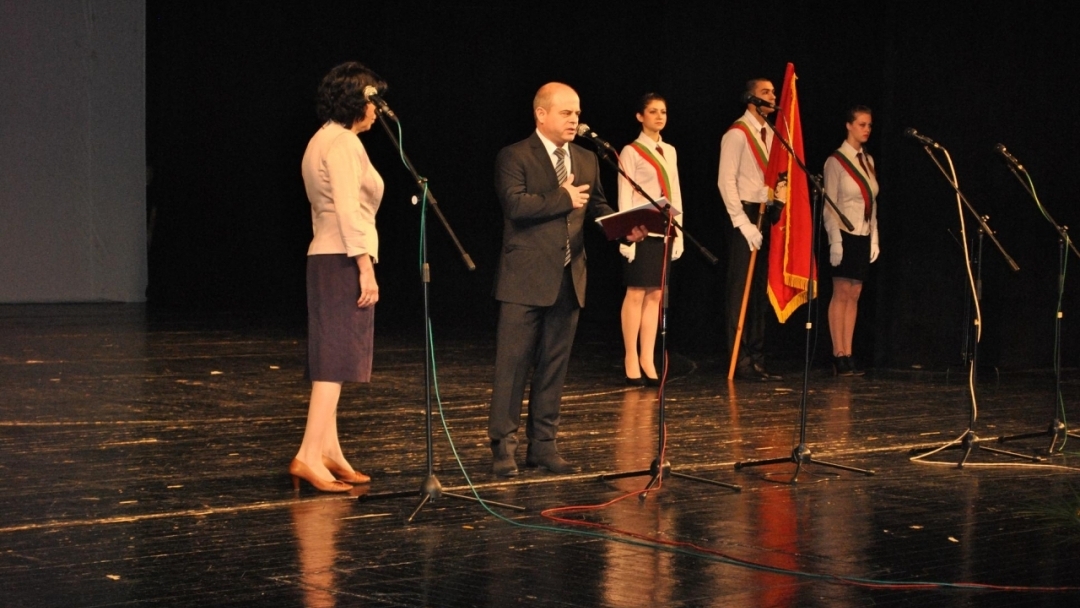 50 години чества днес Русенската Aнглийска гимназия 