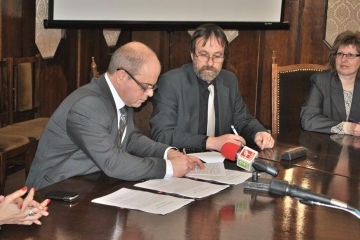 Община Русе и синдикатите подписаха колективен трудов договор за здравеопазването и социалните дейности
