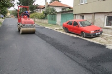 ОП „Комунални дейности“ ремонтират улици в Басарбово