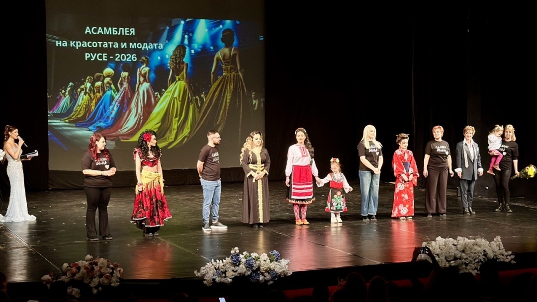 Спектакълът „Асамблея на красотата и модата“ превърна сцената на Доходното здание в пространство на естетика и съпричастност